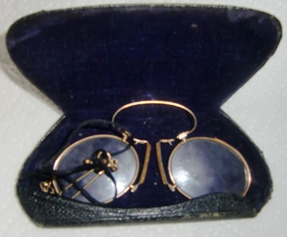 M321M Antique eyeglasses w/original case